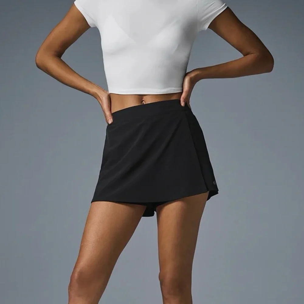 Alo Clubhouse Skort - Black (Size Small)